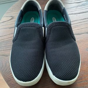 Dr. Scholls Madison slip on black canvas